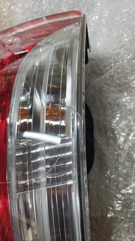 Задний левый внешний фонарь 043962 VALEO