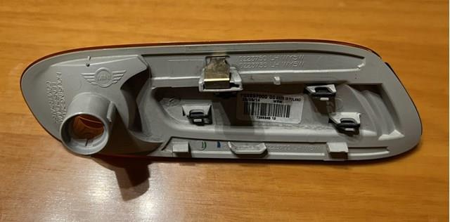 63137298345 BMW Повторитель поворота на крыле левый купить в Кривой Рог