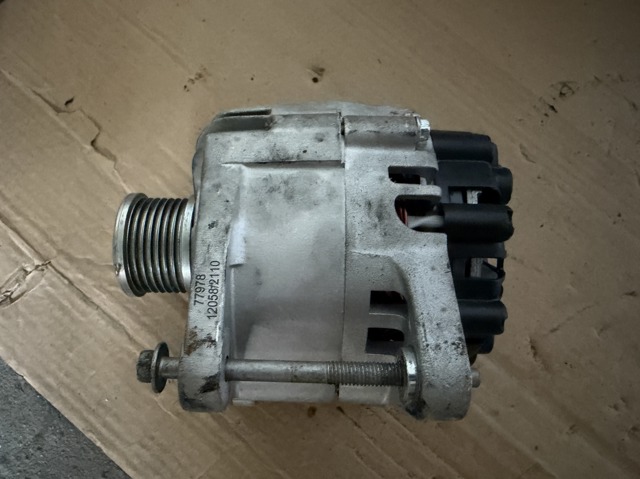 231008040R RENAULT Генератор купить в Николаев