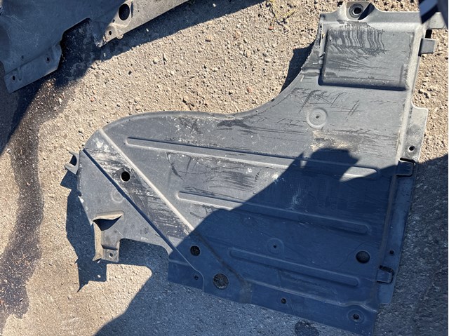 Защита днища, левая 51717276297 BMW