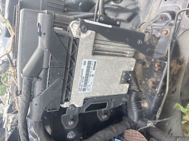 Компьютер двигателя 391012F020 HYUNDAI