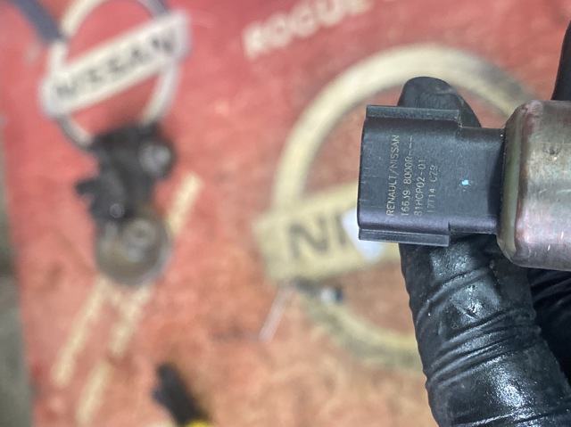 Датчик давления топлива 166398000R NISSAN