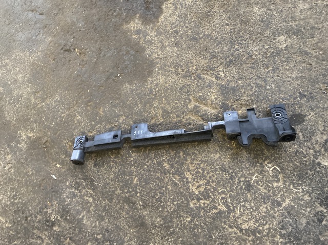NISSAN 215424EA0A Кронштейн радиатора верхний в наличии Хмельницкий