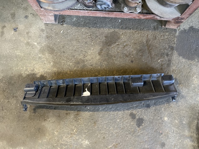 Воздуховод/дефлектор радиатора, нижний 215794EA0A NISSAN
