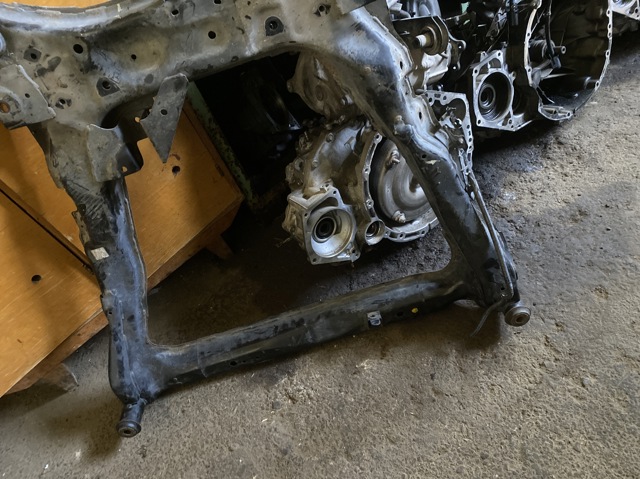 NISSAN 544004CC0B Подрамник передний в наличии Житомир