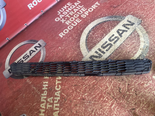 NISSAN 622563NF5A Решетка бампера переднего в наличии Павлоград