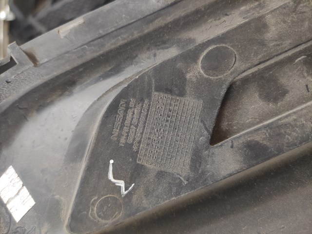 NISSAN 622575HK0A Заглушка (решетка) противотуманных фар бампера переднего левая в наличии Винница