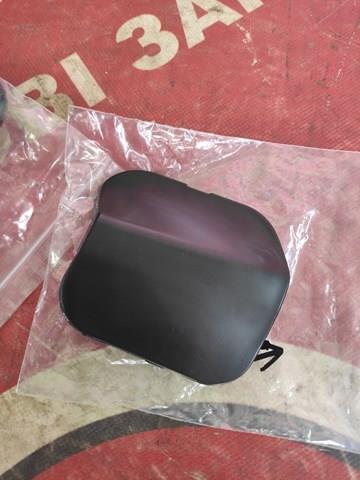 Заглушка бампера буксировочного крюка, передняя левая 622A04CL0A NISSAN