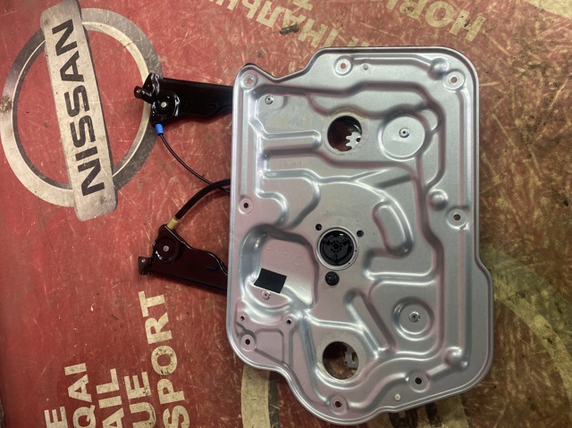 80770JD00A NISSAN Стеклоподъемник передней правой двери купить в Кривой Рог