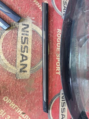 NISSAN 808766FR0A Молдинг двери передней правой нижний в наличии Полтава