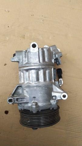 Компрессор системы кондиционирования 926002888R NISSAN