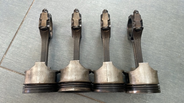 MAZDA FE1H11210A Шатун поршня двигателя в наличии Николаев