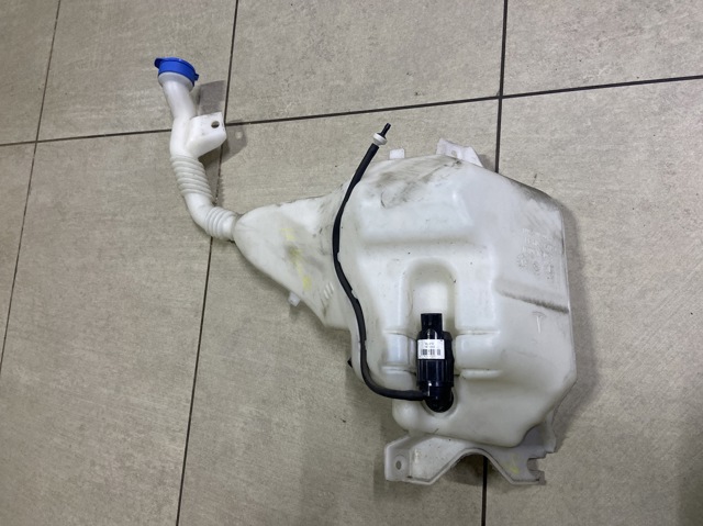 Бачок стеклоомывателя Тесла Модел C