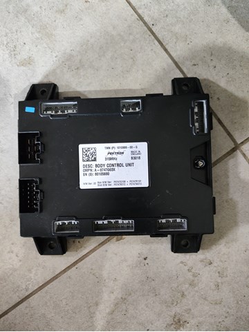 Блок управления бортовой сети 101090600G Tesla Model