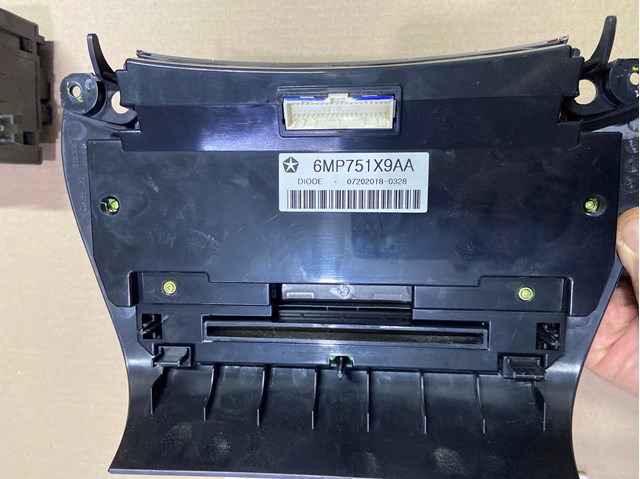 CHRYSLER 6MP751X9AA в наличии Полтава