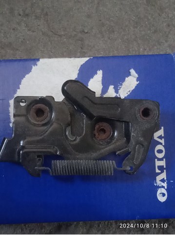 VOLVO 32277430 Замок капота правый в наличии Украина