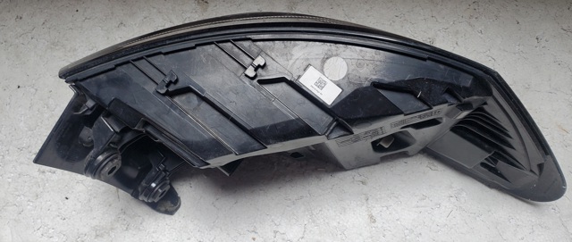 11A945208A VAG Задний фонарь купить в Ровно