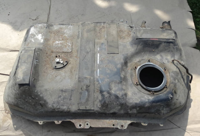 Танк топливный Mitsubishi Outlander 2 40