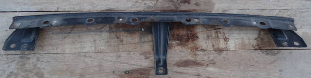 Буфер бампера переднего 6400C966 MITSUBISHI