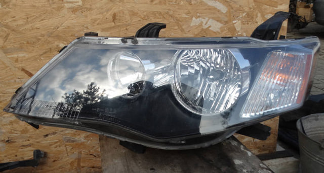 Фара левая передняя 8301A159 MITSUBISHI