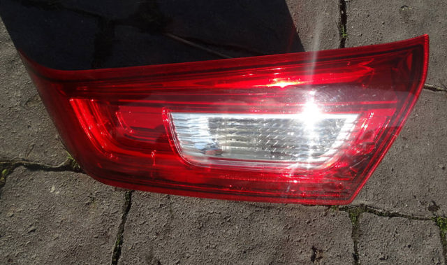 Фонарь задний правый, внутренний 8336A088 MITSUBISHI