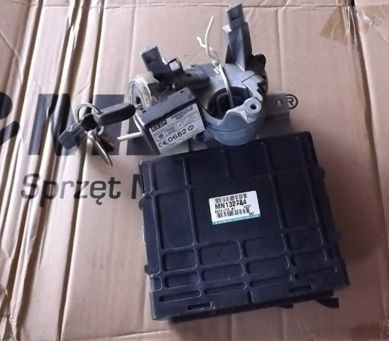 Компьютер двигателя MN132784 MITSUBISHI
