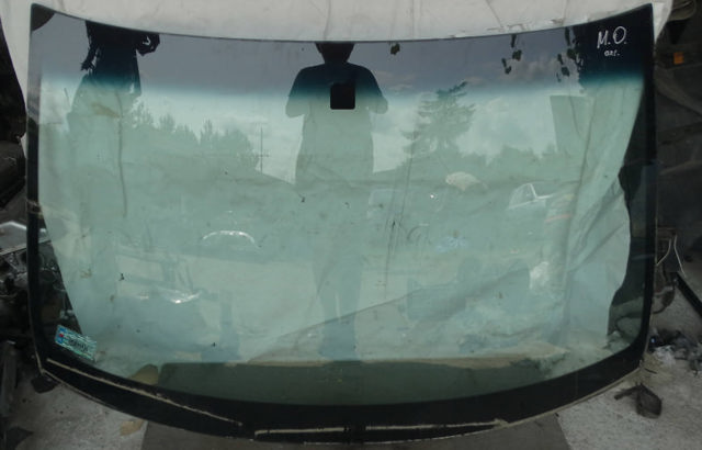 Окно ветровое MN159288 MITSUBISHI