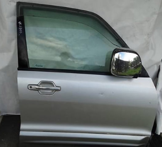 Пассажирская передняя дверь MR555448 MITSUBISHI