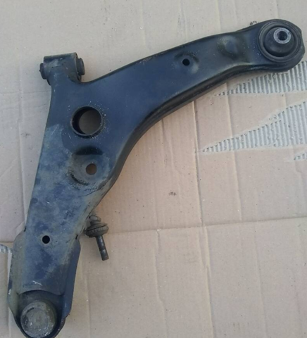 Рычаг передней подвески нижний, правый MR961262 MITSUBISHI