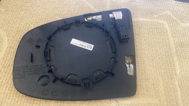 51167174988 BMW Зеркальный элемент зеркала заднего вида правого