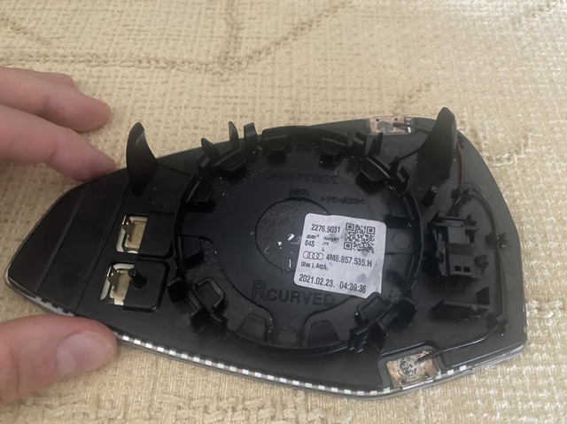 Стекло зеркала заднего вида, правого 8W0857536H VAG