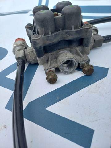 MAN 81521516098 Клапан ограничения давления пневмосистемы в наличии Украина