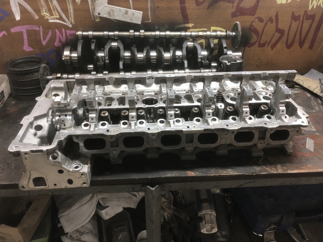 Головка блока цилиндров (ГБЦ) 11127624429 BMW