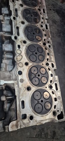 Головка блока в сборе c распредвалами 11127812927 BMW