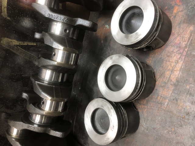 Поршень в комплекте на 1 цилиндр, STD 11257812585 BMW