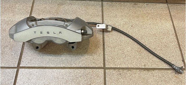 Суппорт тормозной, передний, правый 104462200E TESLA