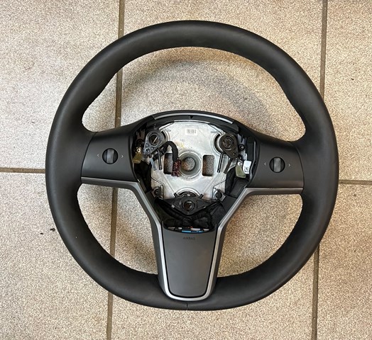 Рулевое колесо 109522200L TESLA
