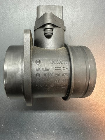 BMW 13627566986 Датчик потока (расхода) воздуха, расходомер M.A.F. - (Mass Airflow) в наличии Киев