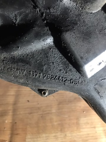 13717543161 BMW Корпус воздушного фильтра купить в Одесса