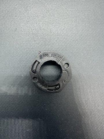 17117596922 BMW Кронштейн радиатора верхний купить в Украина