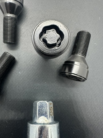 BMW 36136792851 Колесный болт в наличии Винница