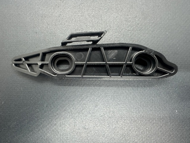 BMW 51117294654 Кронштейн крепления крыла переднего правого передний в наличии Одесса