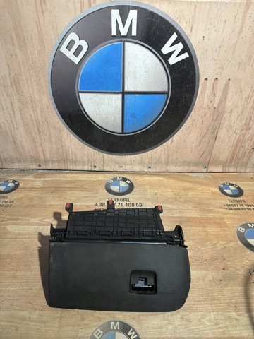 Крышка перчаточного ящика (бардачка) 51166839000 BMW