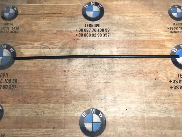 Молдинг опускного стекла двери задней, правой 51357258294 BMW