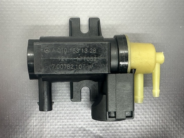 Клапан соленоид регулирования заслонки EGR A0101531328 MERCEDES