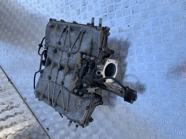 Компрессор наддува воздуха двигателя LR011341 LAND ROVER
