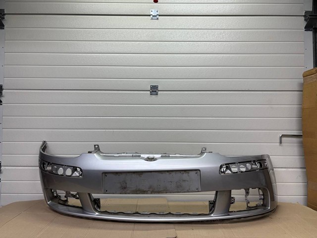 Бампер передний в сборе Volkswagen Golf V