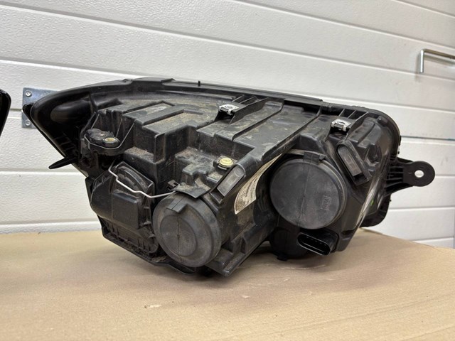 VAG 7E1941016L Правая фара в наличии Кривой Рог