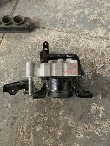 Опора двигателя 1230525040 TOYOTA