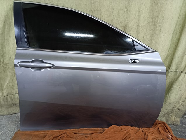 Пассажирская передняя дверь 6700133230 TOYOTA